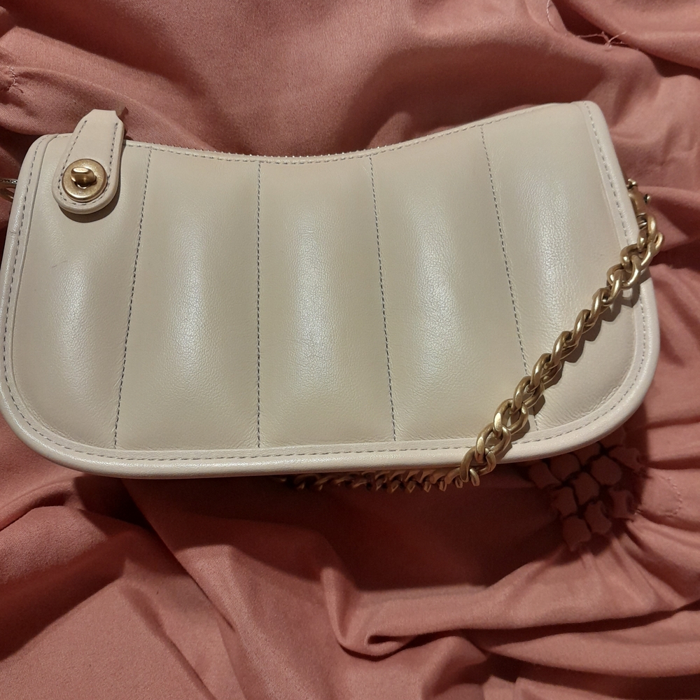 COACH Swinger 20 Quilted